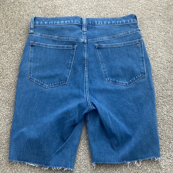 Madewell 11” Roadtripper High Waisted Blue Long Cut Off Jean Shorts Size 28 - Picture 2 of 11